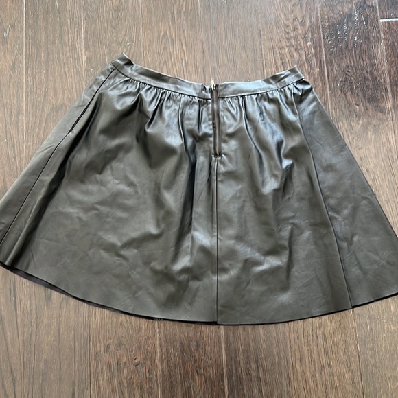 Vegan leather balloon skirt - Picture 2 of 5